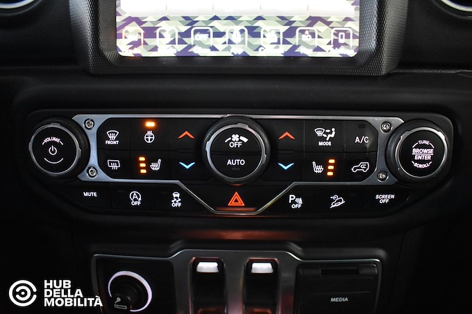 JEEP Wrangler 2.2 Mjt II Sahara